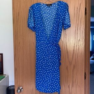 Lulus Maretta Blue and White Floral Print Wrap Midi Dress